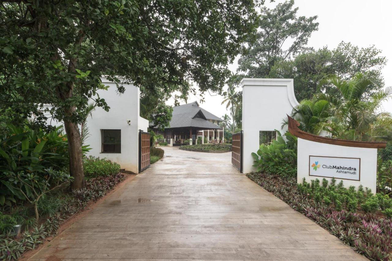 Club Mahindra Ashtamudi Hotel Nīndakara Екстериор снимка