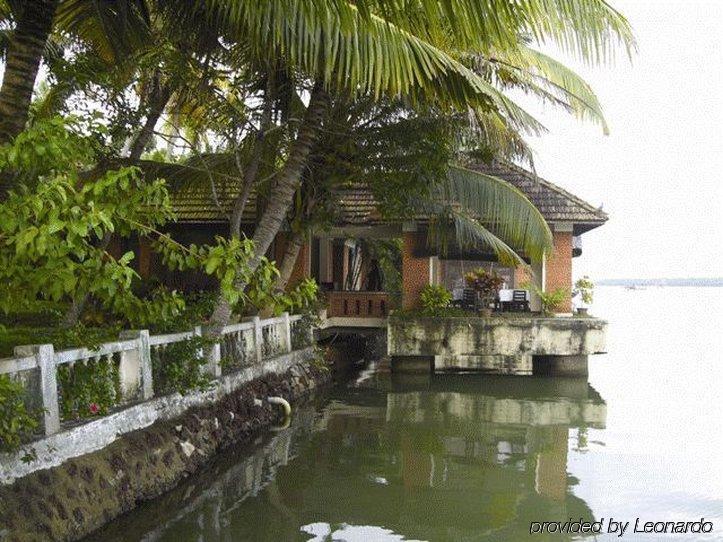 Club Mahindra Ashtamudi Hotel Nīndakara Екстериор снимка
