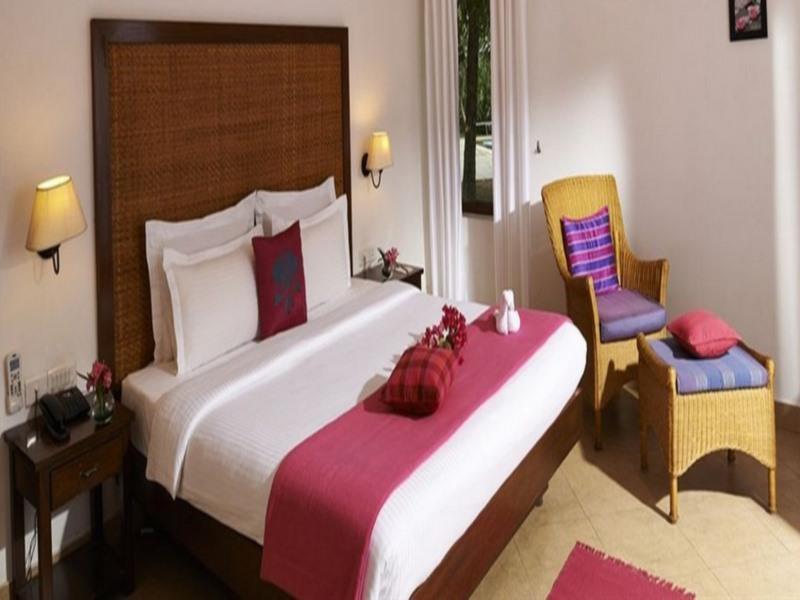 Club Mahindra Ashtamudi Hotel Nīndakara Екстериор снимка