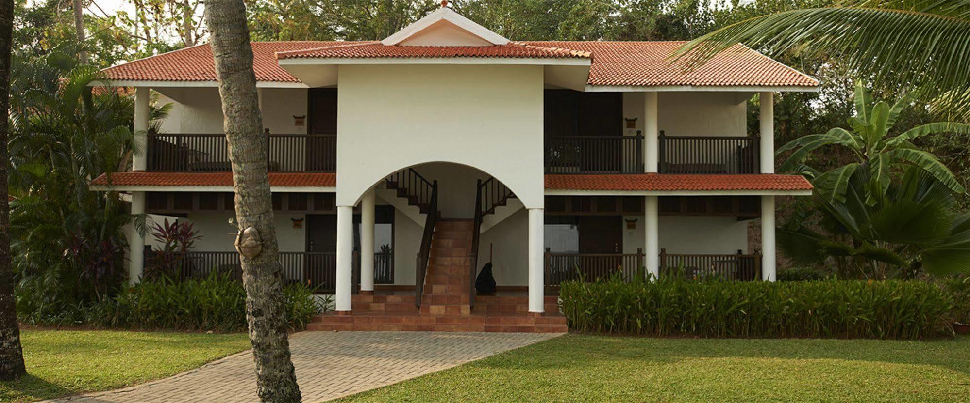 Club Mahindra Ashtamudi Hotel Nīndakara Екстериор снимка
