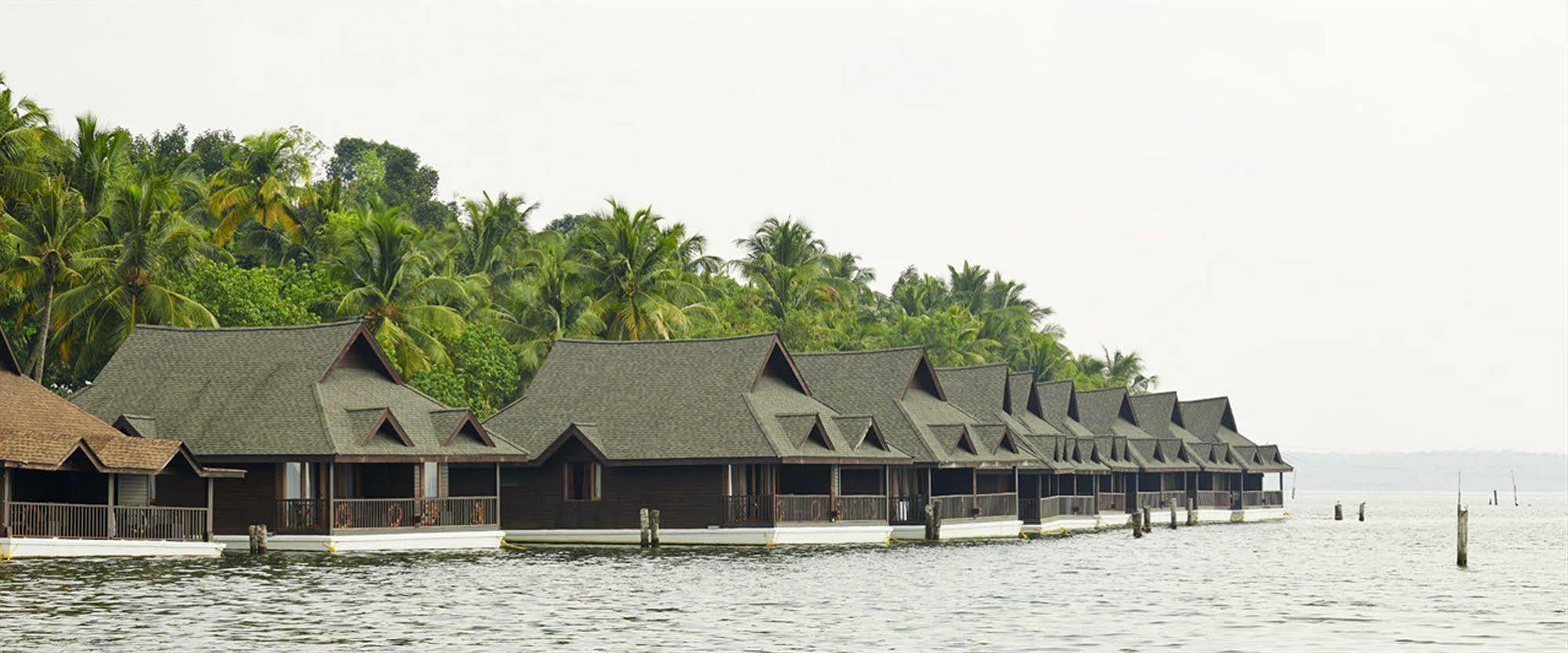 Club Mahindra Ashtamudi Hotel Nīndakara Екстериор снимка